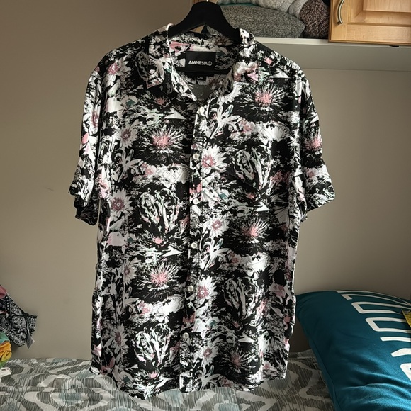 Amnesia Casual Bottom Down Shirt for Men sz Large, Hawaiian style - Picture 3 of 9